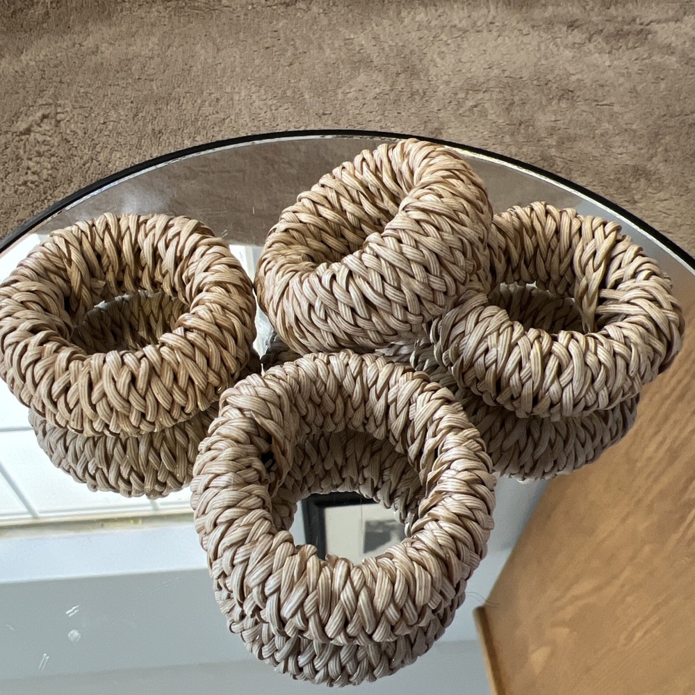 Set Of 4 Wicker Rattan Woven Napkin Rings Tan Beachy Boho Cottage core - Picture 5 of 8